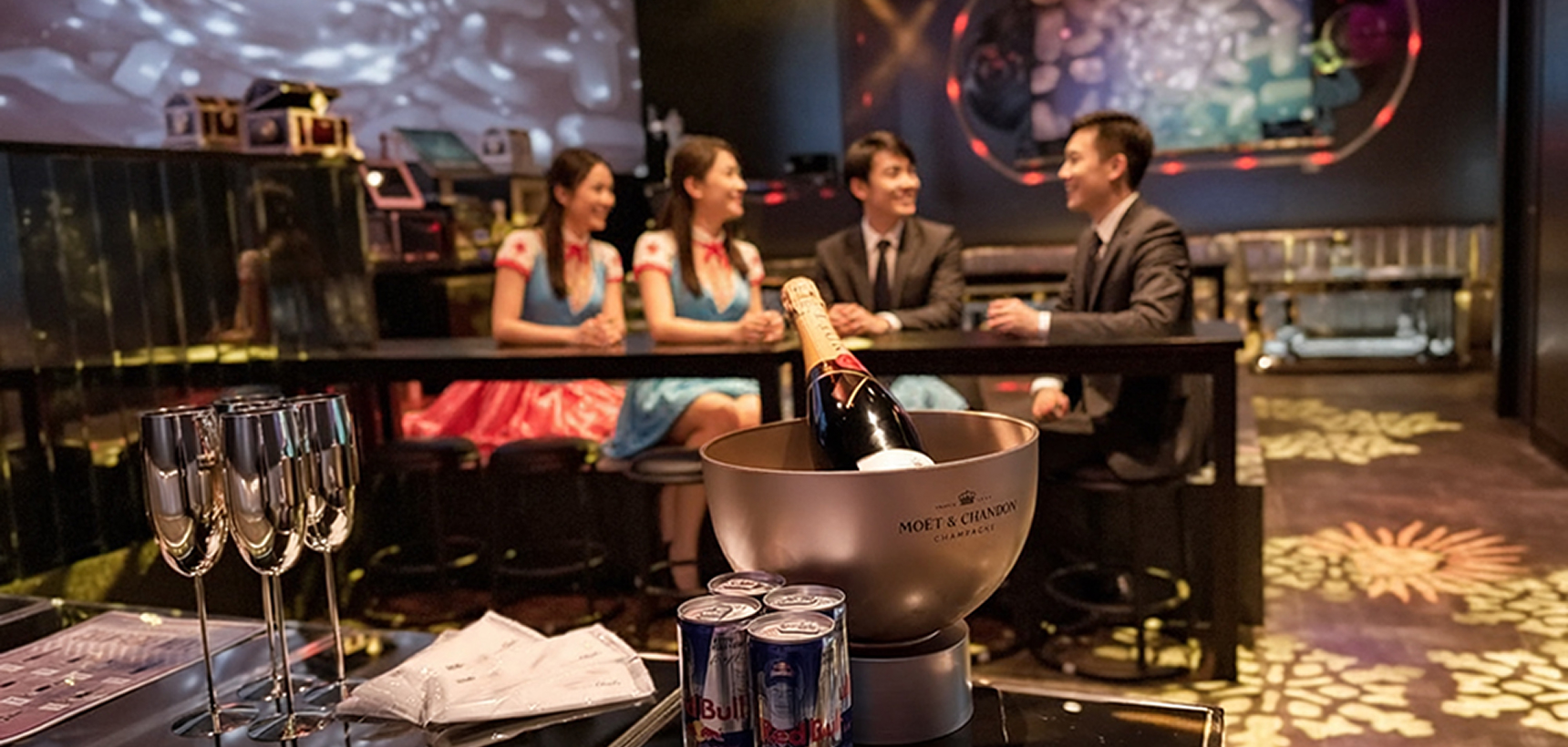 フロアレディ(ダンスが出来なくても大丈夫)